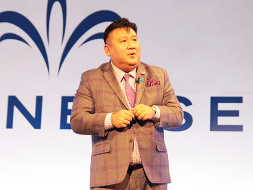 登壇した中島デイビッド大輔社長